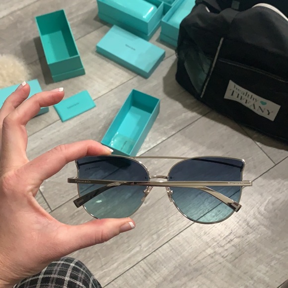 Fun Tiffany &Co. Sunglasses ๐ - Picture 4 of 12